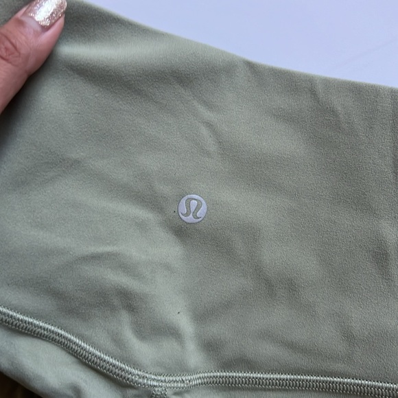 LULULEMON SHORT - Picture 3 of 4